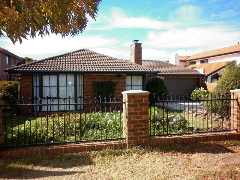 7 Krona  Rise, Taylors Lakes VIC 3038