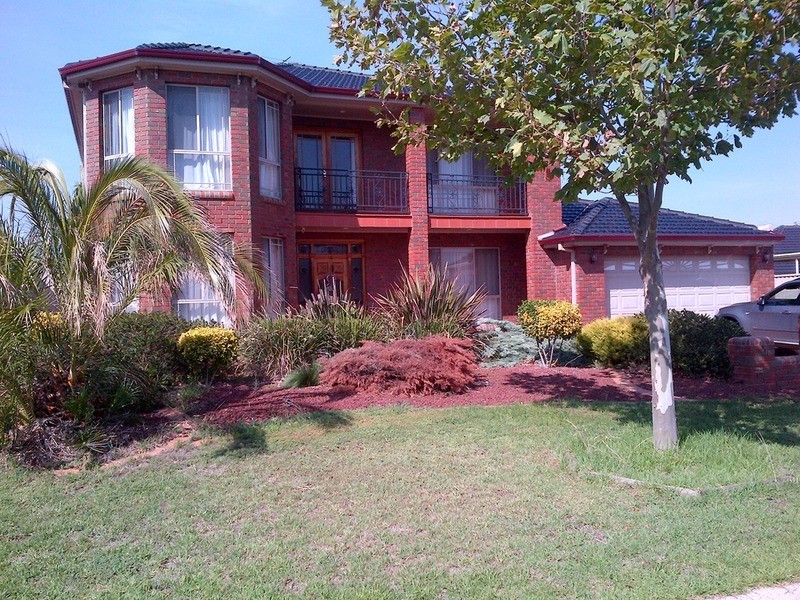 30 Perceval  Crescent, Taylors Lakes VIC 3038