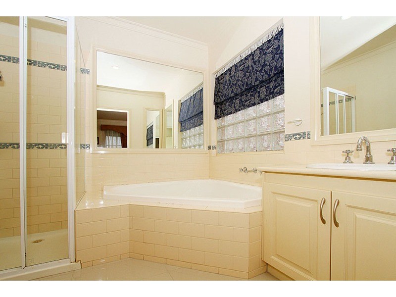 13 Luscander Court, Hillside VIC 3037