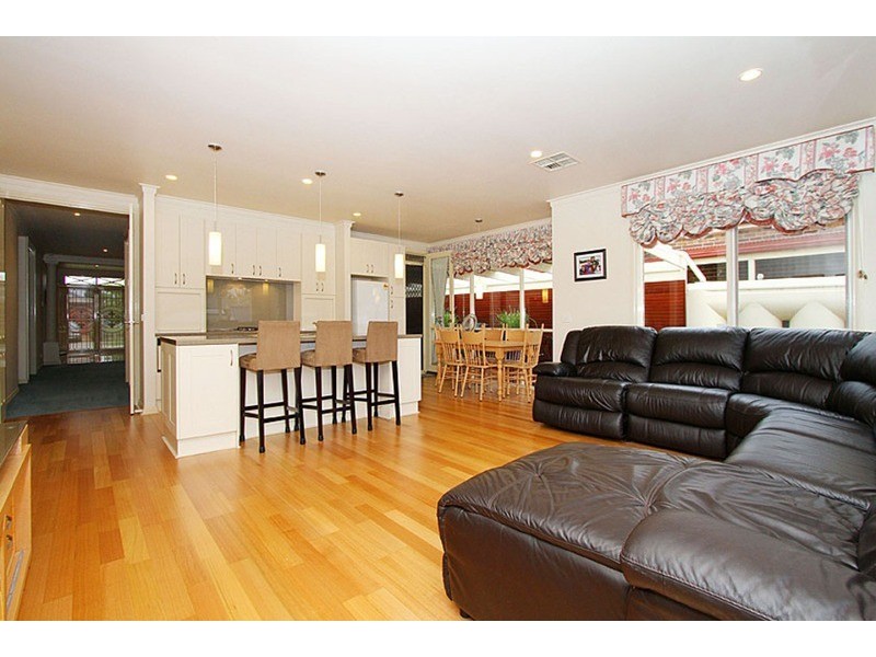 13 Luscander Court, Hillside VIC 3037