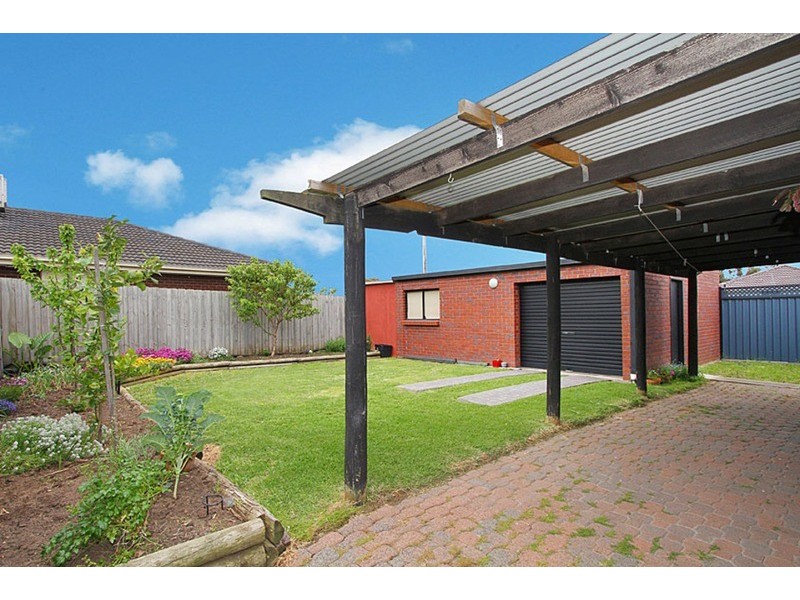 2 Chatham Place, Kings Park VIC 3021