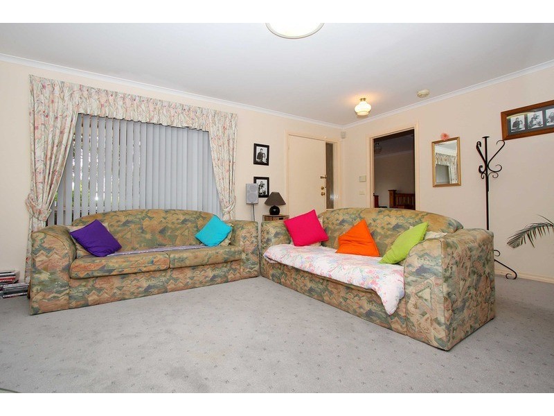 35 Banchory Avenue, Hillside VIC 3037