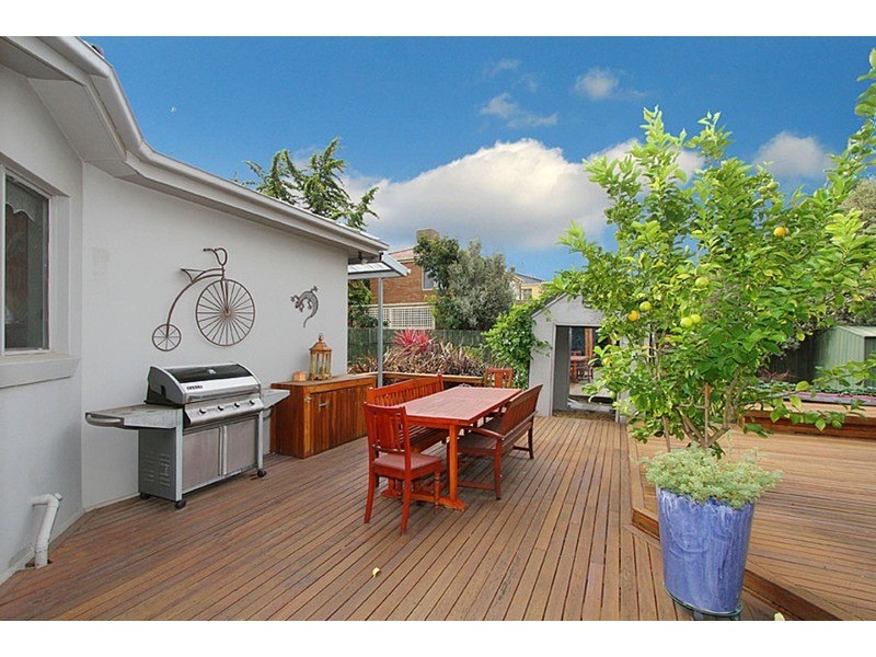 33 Salamander  Drive, Taylors Lakes VIC 3038