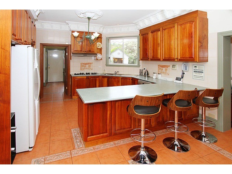33 Salamander  Drive, Taylors Lakes VIC 3038