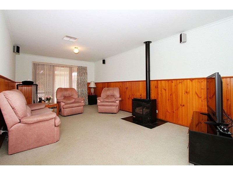 5 Hawea Court, Taylors Lakes VIC 3038