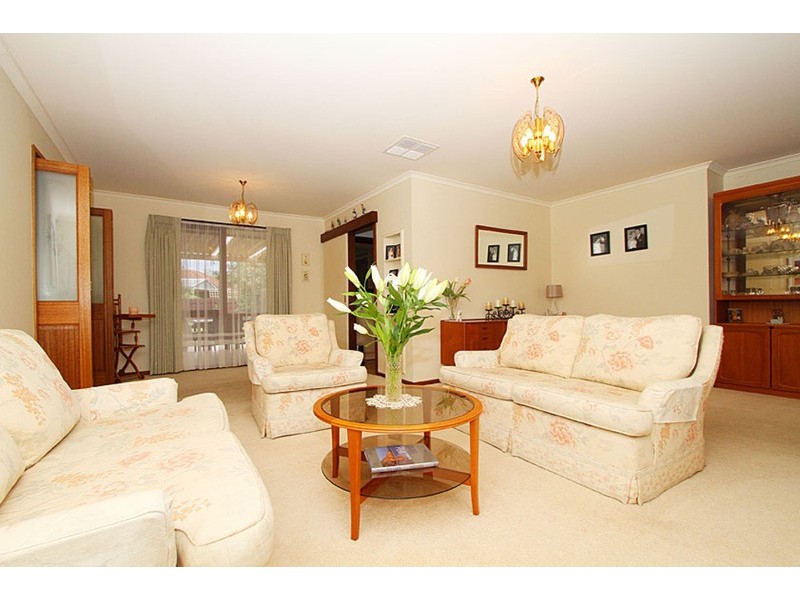 5 Hawea Court, Taylors Lakes VIC 3038