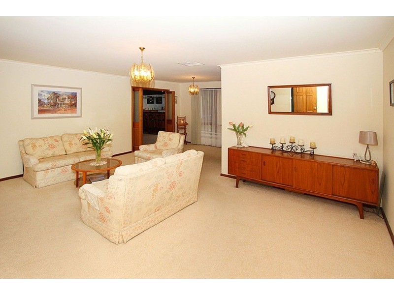 5 Hawea Court, Taylors Lakes VIC 3038