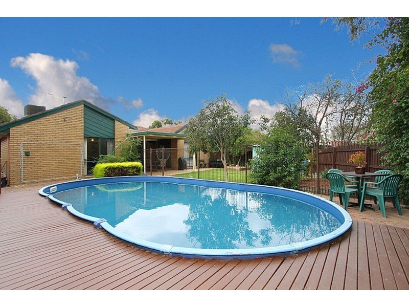 5 Hawea Court, Taylors Lakes VIC 3038