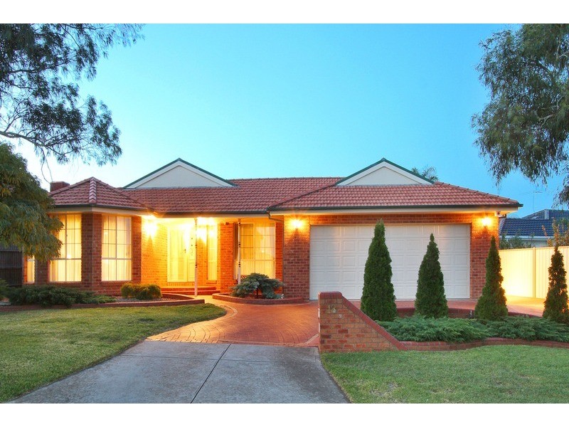 18 Peradon Way, Hillside VIC 3037