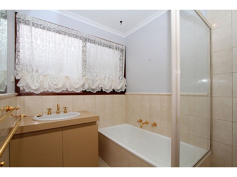 5 Cohuna Court, Taylors Lakes VIC 3038