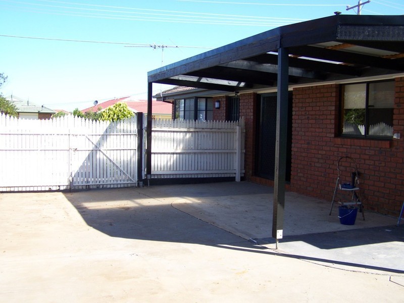 135 Rosella Avenue, Werribee VIC 3030