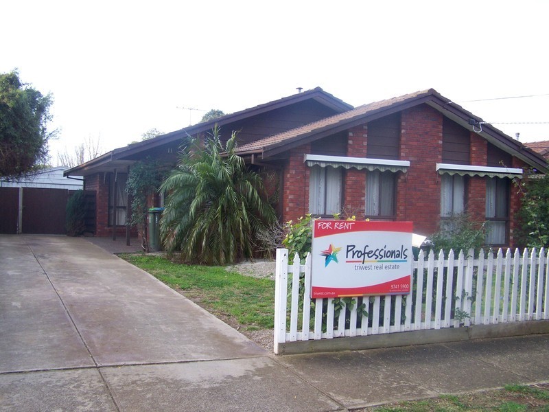 11 Lentara Crescent, Wyndham Vale VIC 3024