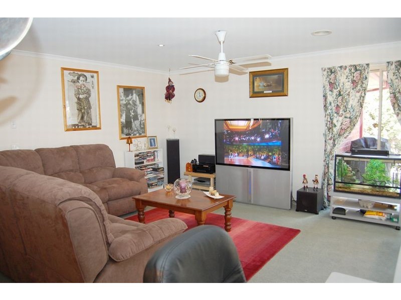 8 Hawthorn Drive, Hoppers Crossing VIC 3029