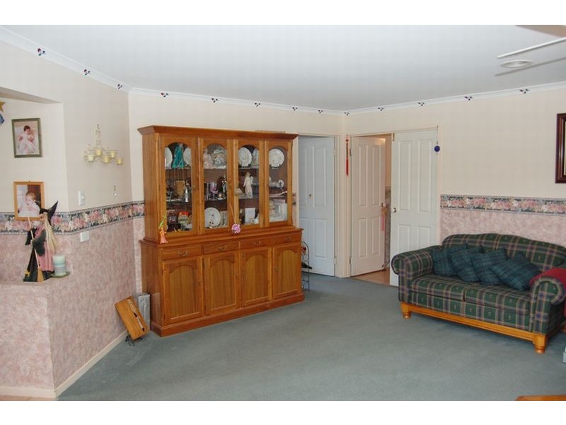 8 Hawthorn Drive, Hoppers Crossing VIC 3029