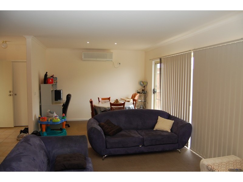 2/20 Centenary Crescent, Werribee VIC 3030