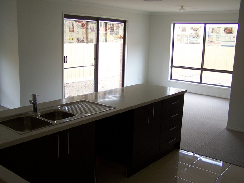 15 Shoveler Close, Truganina VIC 3029