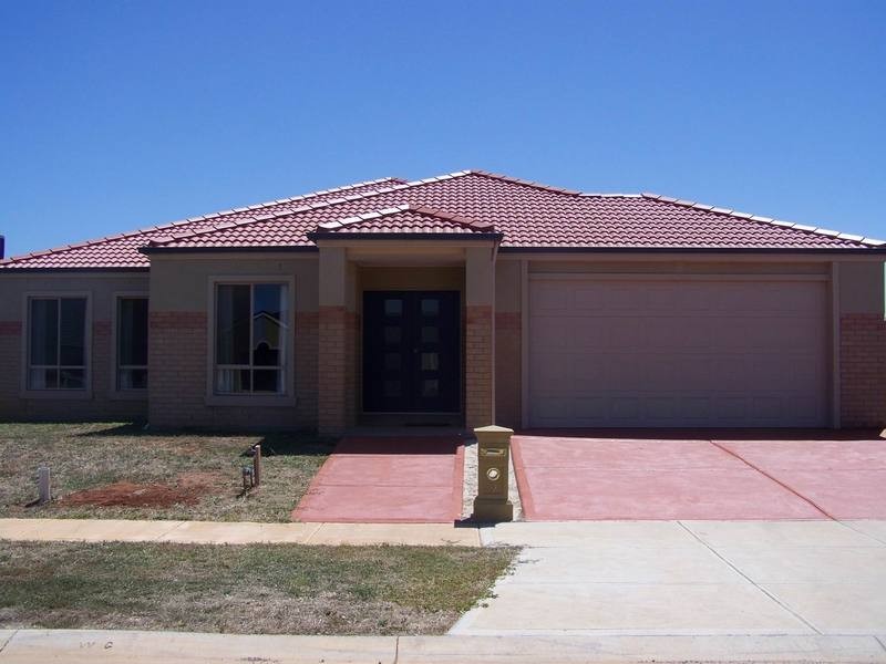 9 Windward Close, Tarneit VIC 3029