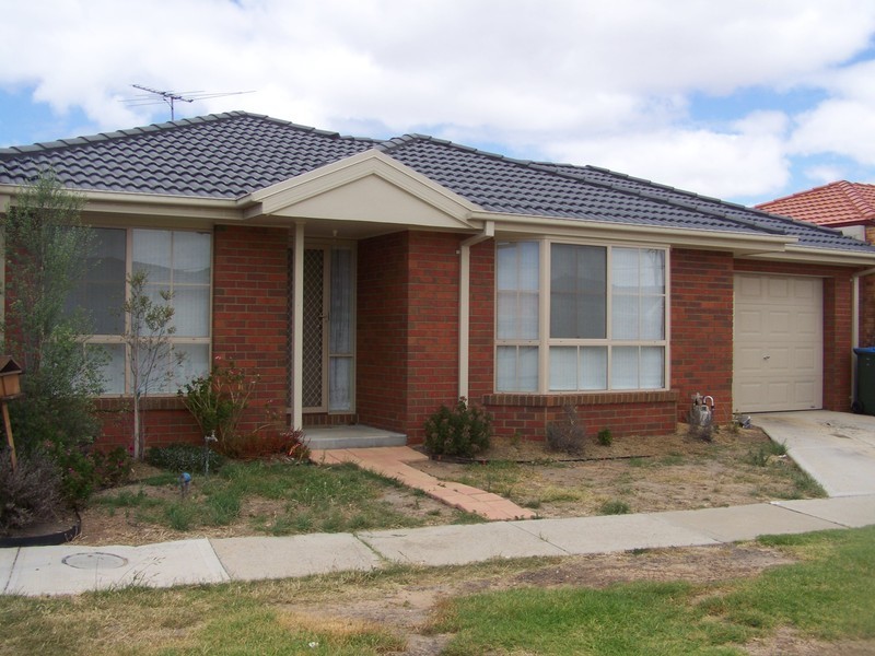2/29 Rutman Close, Werribee VIC 3030