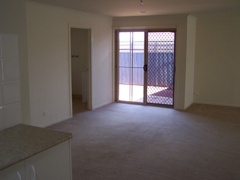 2/29 Rutman Close, Werribee VIC 3030