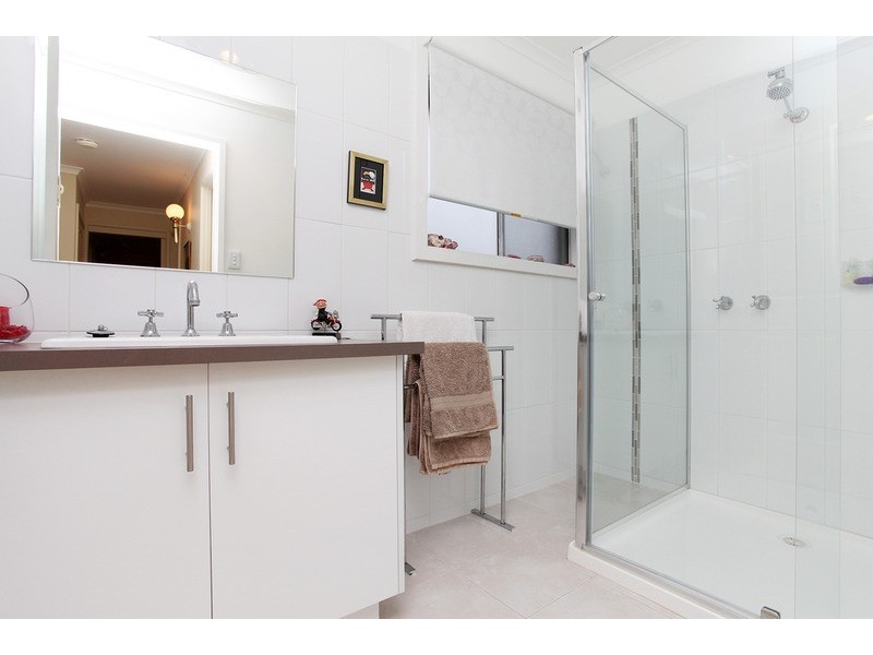 68 Baggott Drive, Hoppers Crossing VIC 3029