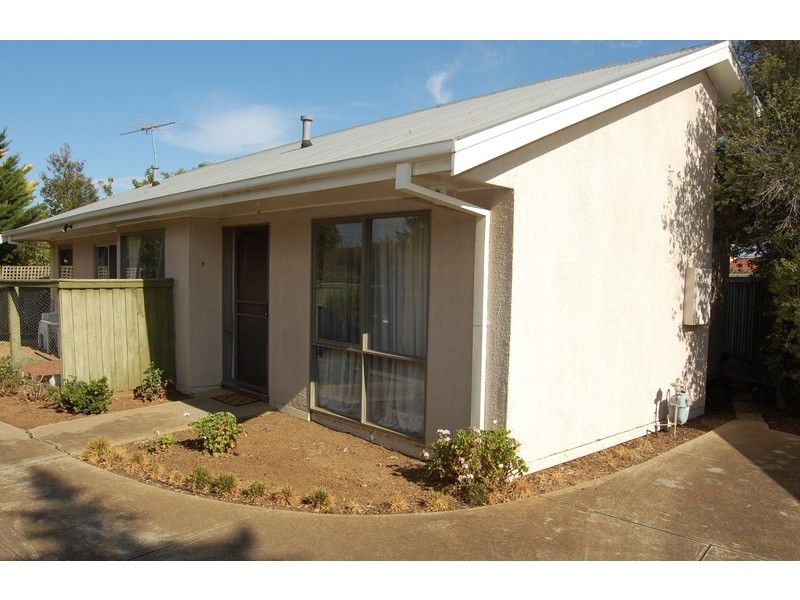 2/95 Songlark Crescent, Werribee VIC 3030