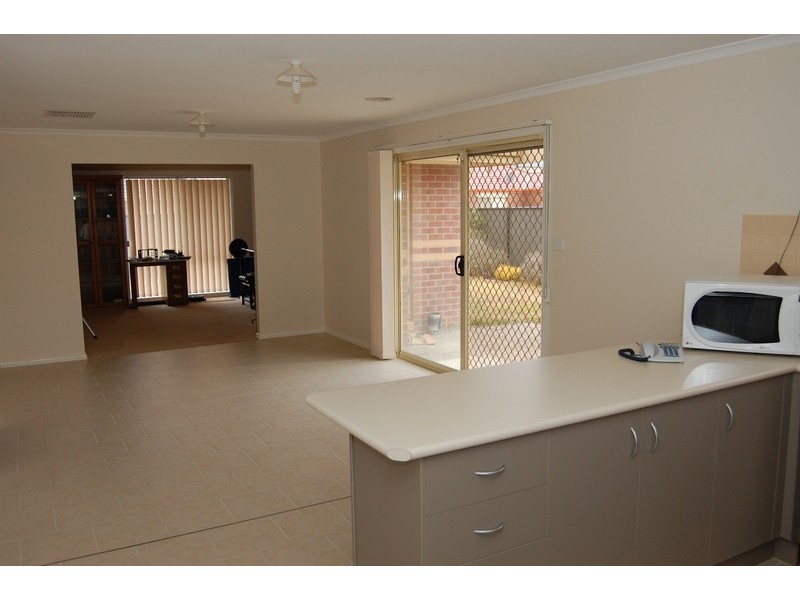 11 Banjo Patterson Circle, Point Cook VIC 3030