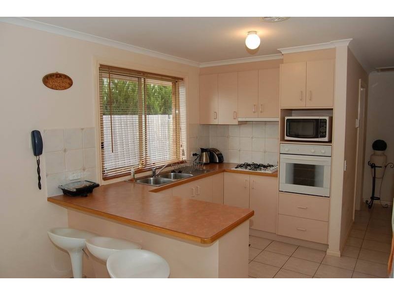 2/86 Bellbridge Drive, Hoppers Crossing VIC 3029