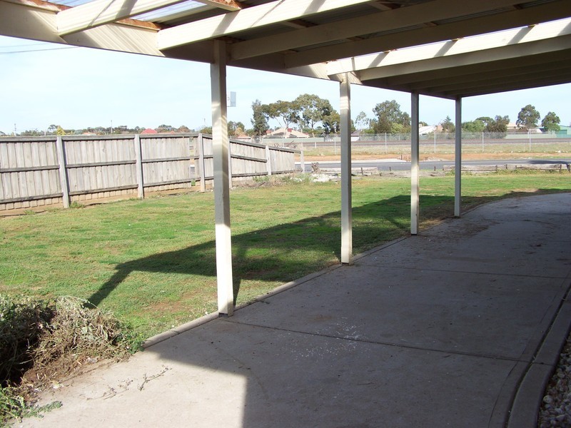 64 Bulban Road, Werribee VIC 3030