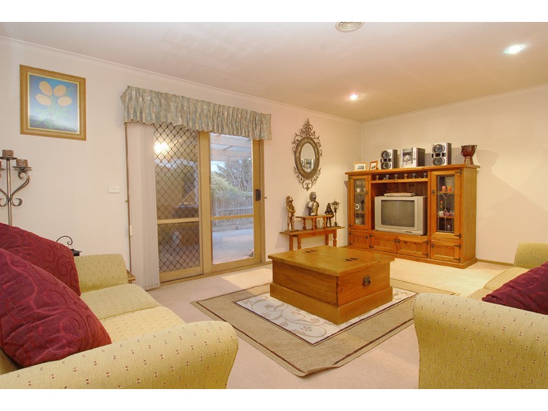 11 Thames Boulevard, Werribee VIC 3030