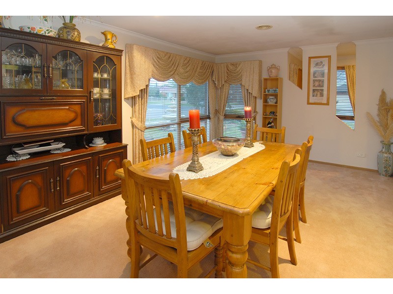 11 Thames Boulevard, Werribee VIC 3030