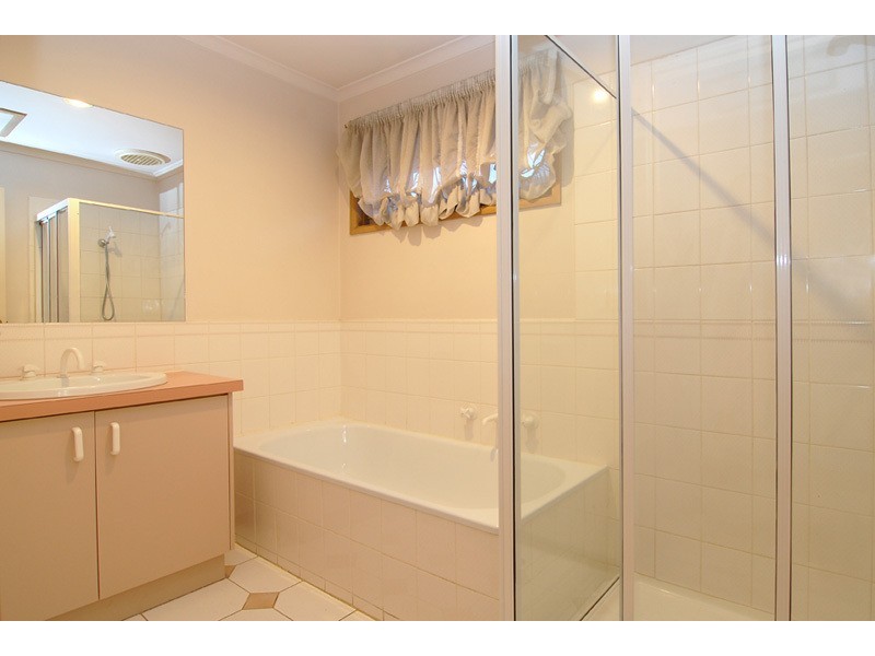 11 Thames Boulevard, Werribee VIC 3030