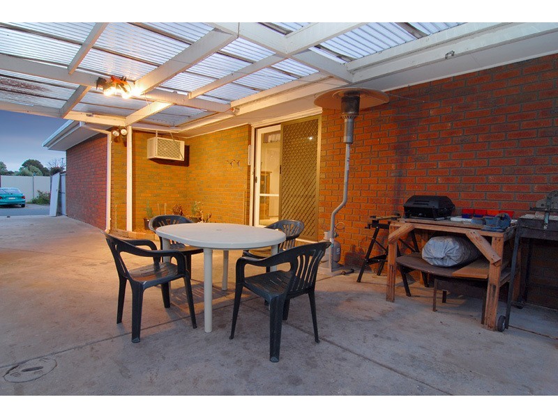 11 Thames Boulevard, Werribee VIC 3030