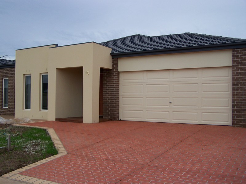 16 Swordgrass Avenue, Tarneit VIC 3029