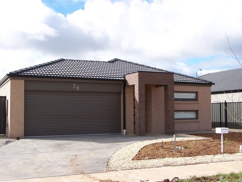 28 Loretta Boulevard, Tarneit VIC 3029