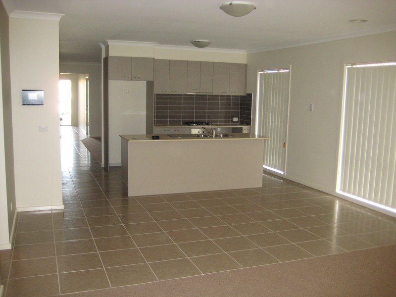 28 Loretta Boulevard, Tarneit VIC 3029