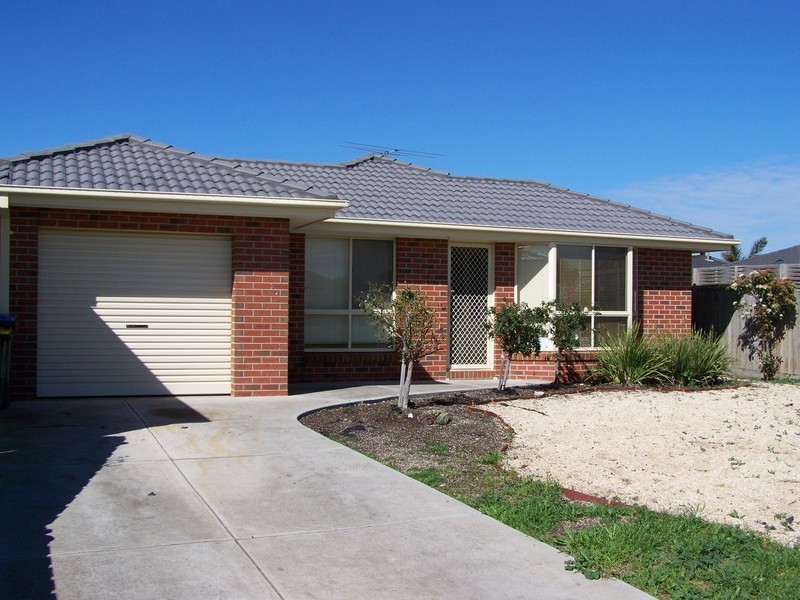 4 Finchley Park Crescent, Tarneit VIC 3029