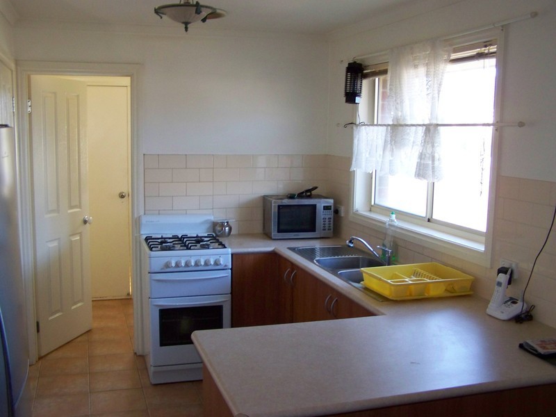 4 Finchley Park Crescent, Tarneit VIC 3029