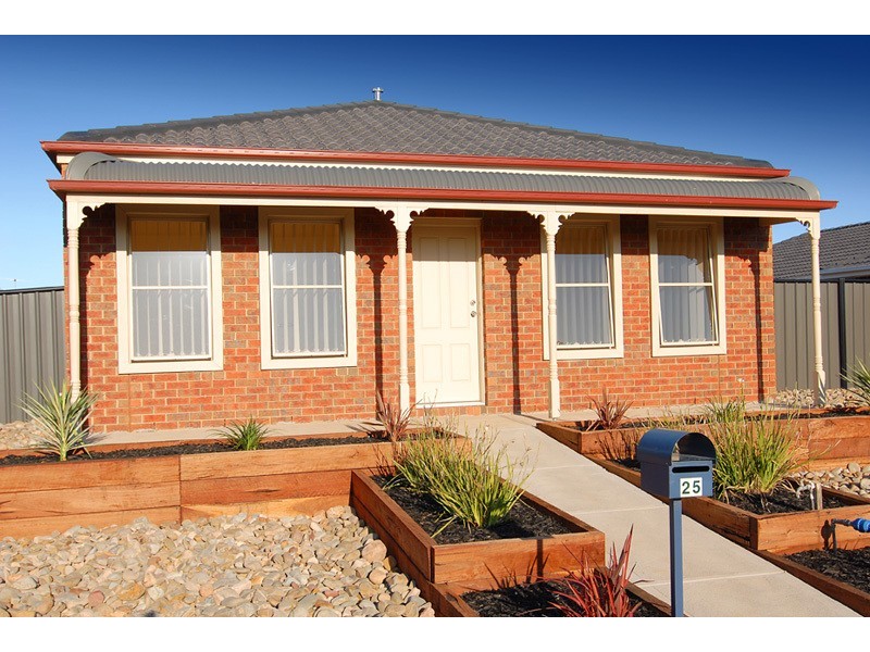 25 Banjo Patterson Circuit, Point Cook VIC 3030