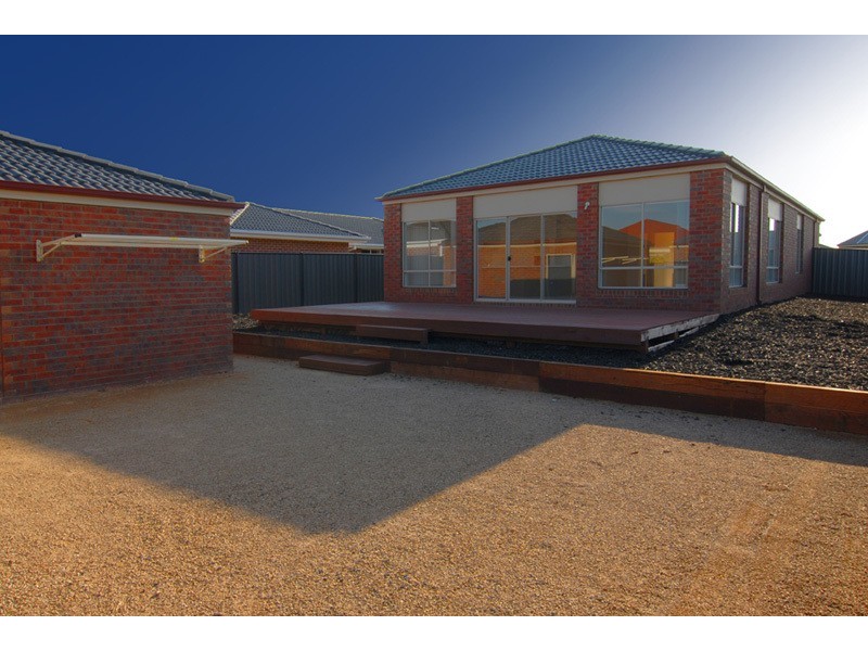 25 Banjo Patterson Circuit, Point Cook VIC 3030