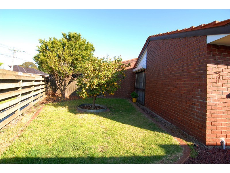 24/18-20 Glen Street, Werribee VIC 3030