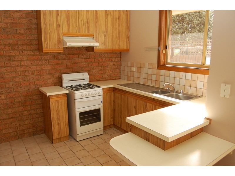 2/17 Westminister Drive, Werribee VIC 3030
