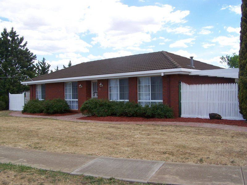 5 Wynarka Drive, Hoppers Crossing VIC 3029