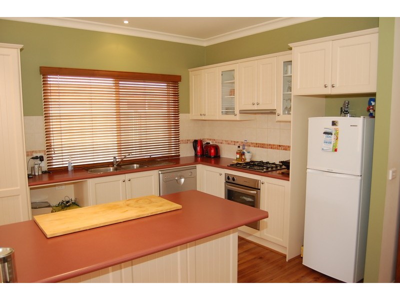 24 Giofches Crescent, Tarneit VIC 3029
