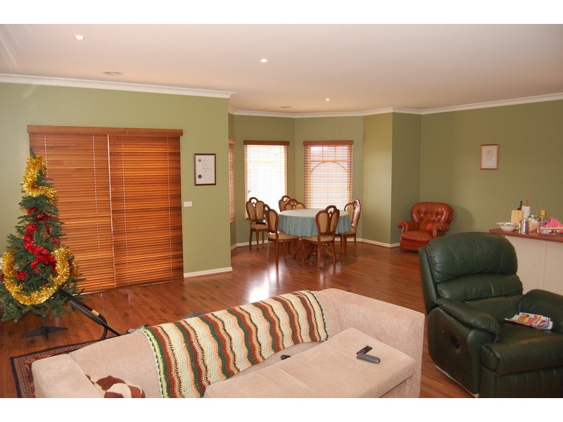24 Giofches Crescent, Tarneit VIC 3029
