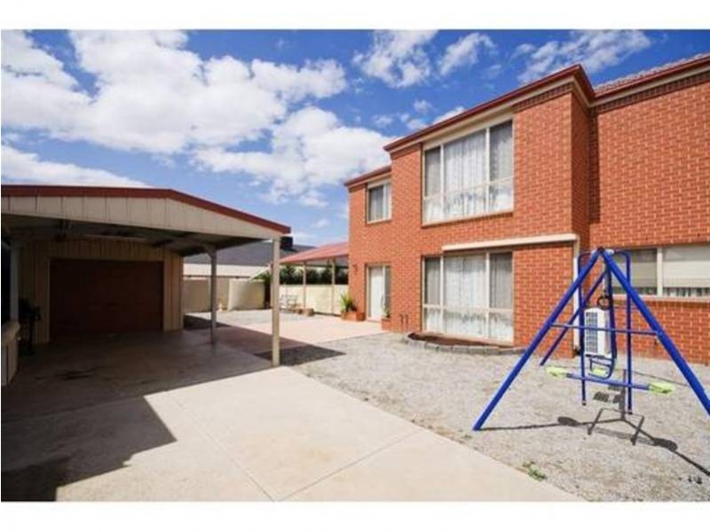 16 Linden Boulevard, Werribee VIC 3030