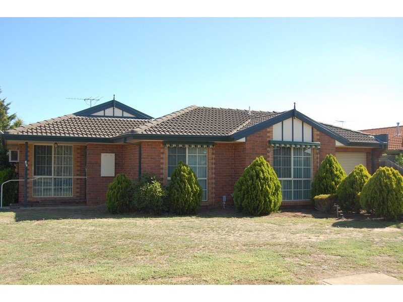 8a Symons Avenue, Hoppers Crossing VIC 3029