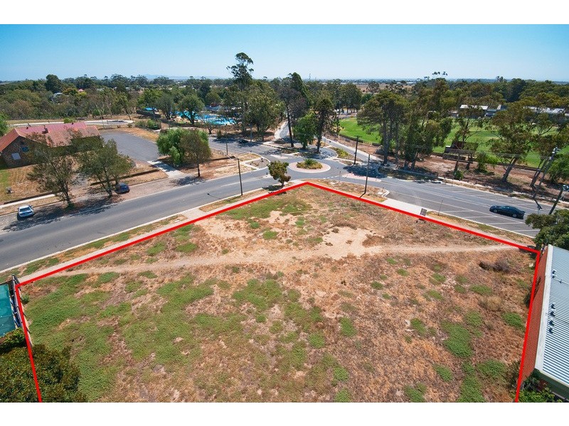219-221 Watton Street, Werribee VIC 3030