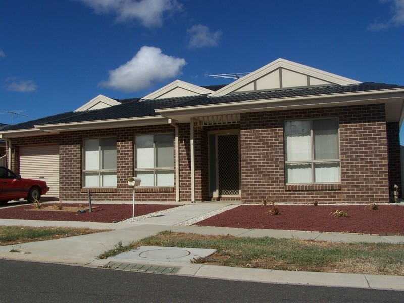 1/2 Jordyn Street, Tarneit VIC 3029