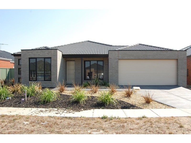 17 Vaughan Chase, Wyndham Vale VIC 3024
