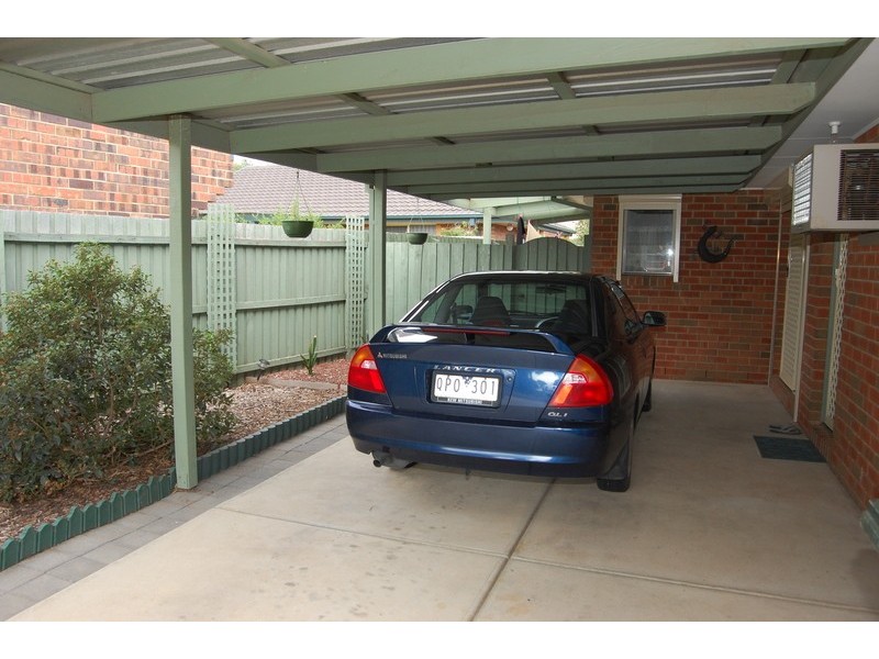 2/6 Symons Avenue, Hoppers Crossing VIC 3029